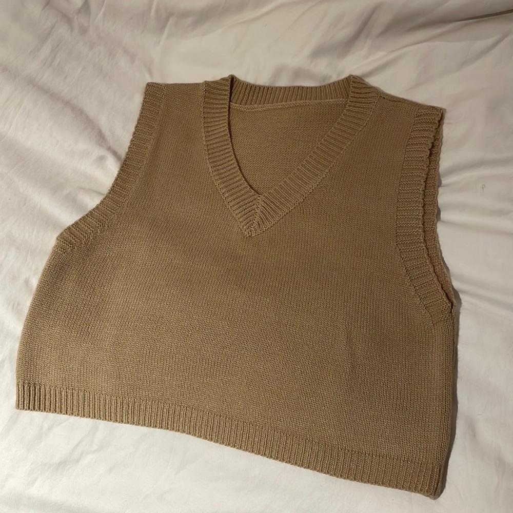 Tan cropped sweater vest